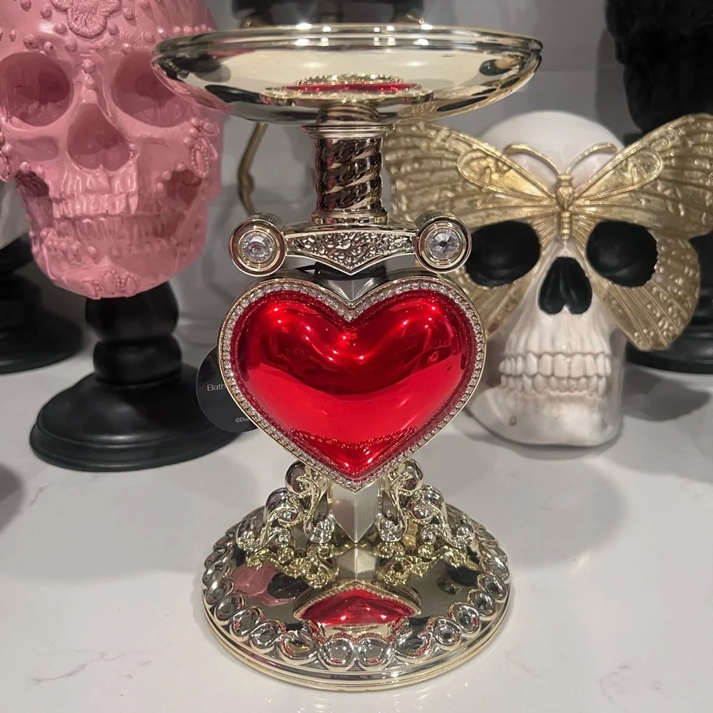 Bath & Body Works Disney Villains Evil Queen Heart Dagger 3 wick Candle Holder